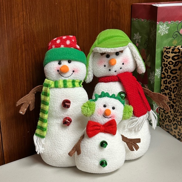 Celebrating Home Christmas snowman family plush - Picture 4 of 8